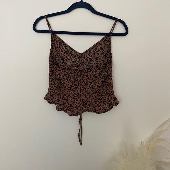 H&M  cropped tank, leopard. Size 4. - Picture 3 of 3